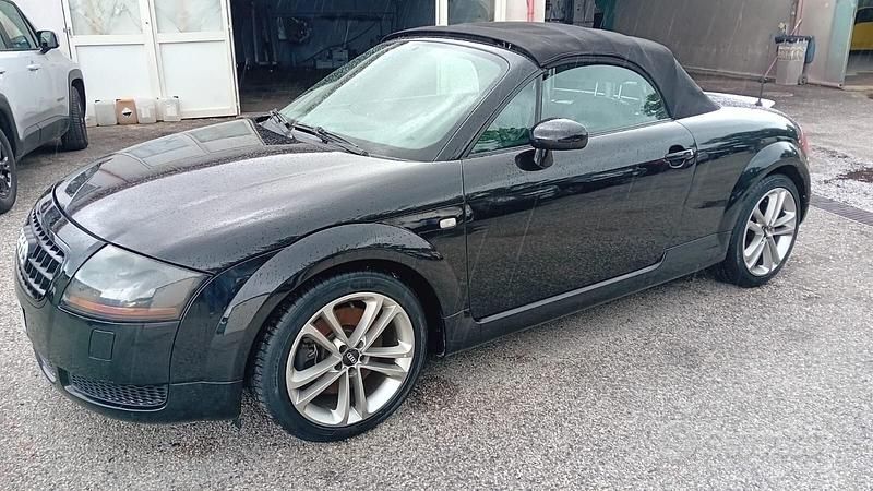 Usata Audi TT Roadster 190 CV (139 kW) 2006 Nero Cabrio