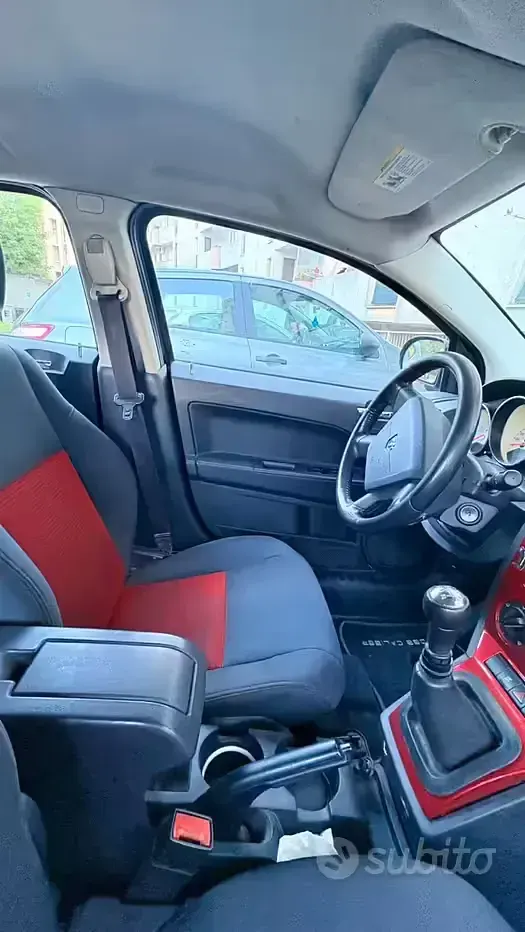Usata Dodge Caliber 140 CV (102 kW) 2008 Utilitaria
