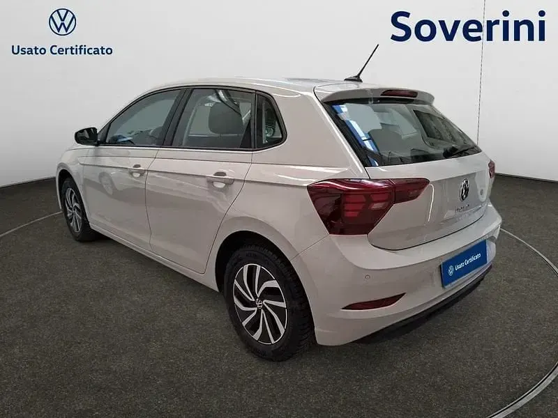 Usata VW Polo Life 80 CV (58 kW) 2023 Beige Utilitaria