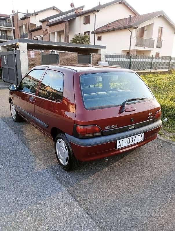 Occasion Renault Clio 92 ch (67 kW) 1997 Citadine