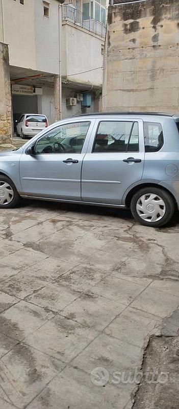 Usata Mazda 2 68 CV (50 kW) 2003 Grigio Utilitaria