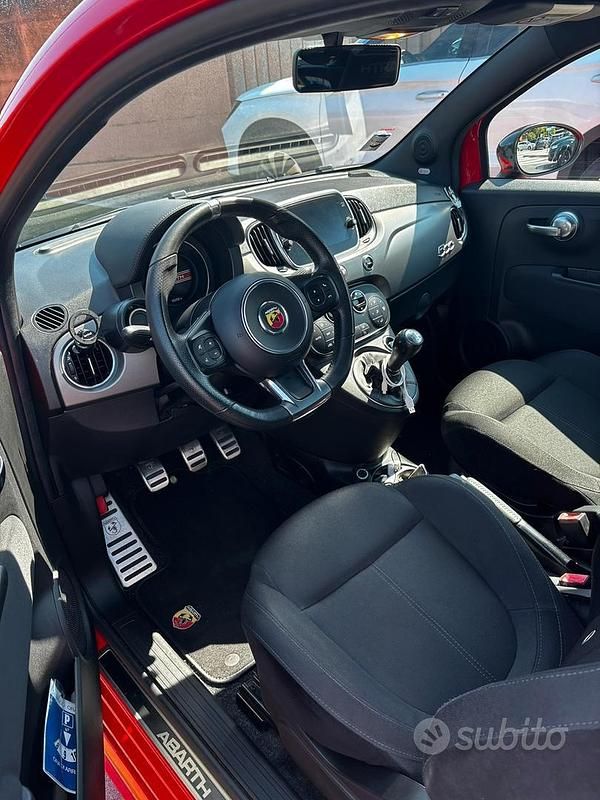 Usata Abarth 595C Pista 160 CV (117 kW) 2017 Rosso Cabrio