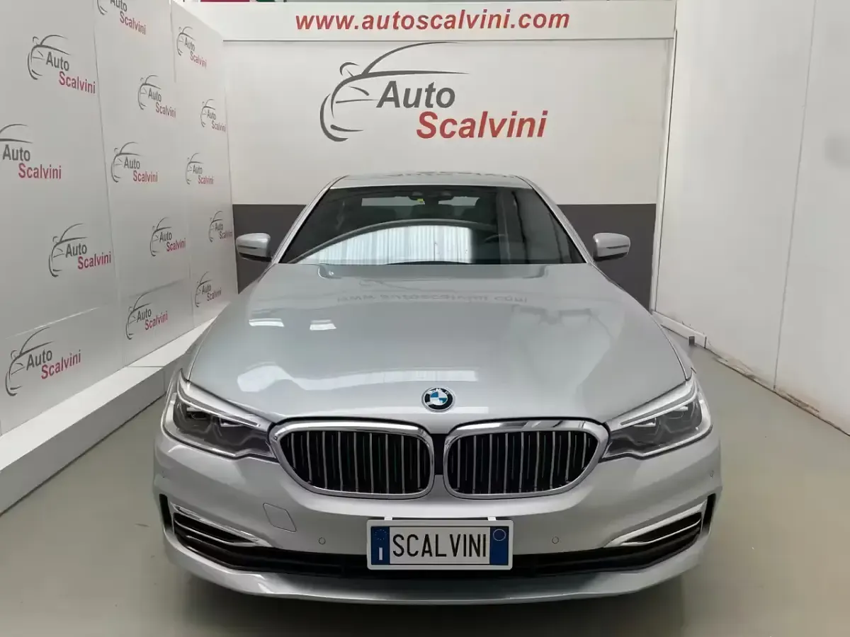 Usata BMW 530e Luxury Line 184 CV (135 kW) 2020 Argento Berlina