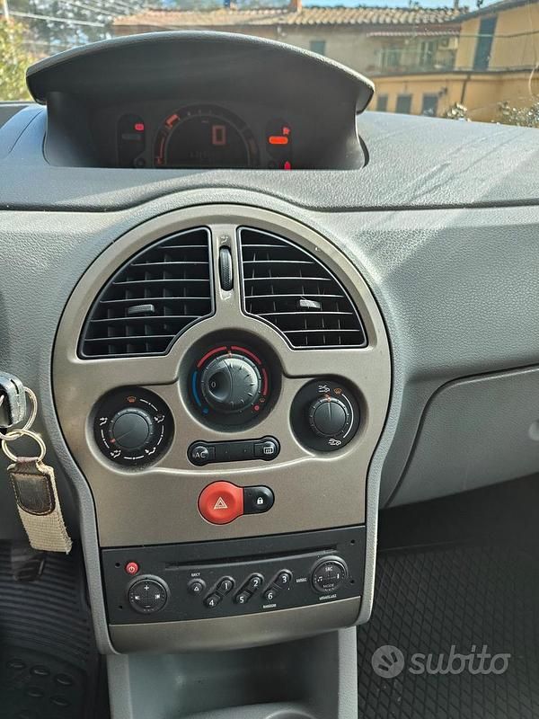 Usata Renault Modus 75 CV (55 kW) 2008 Grigio Monovolume
