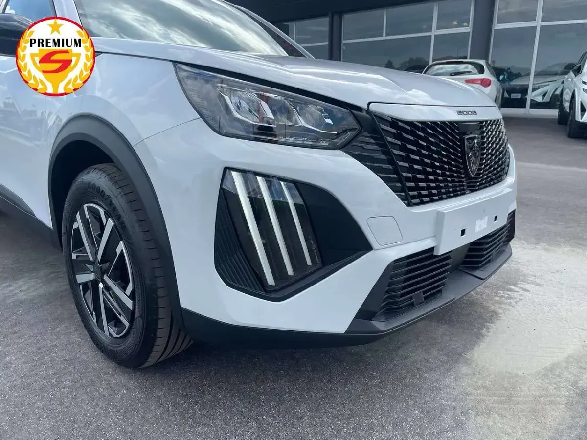Nuova Peugeot 2008 Active 136 CV (100 kW) 2025 Bianco SUV