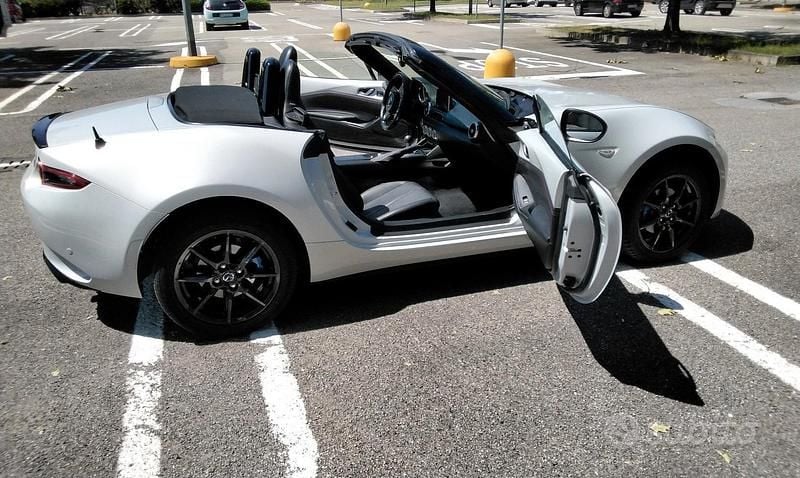 Usata Mazda MX5 Exceed 131 CV (96 kW) 2017 Grigio Cabrio