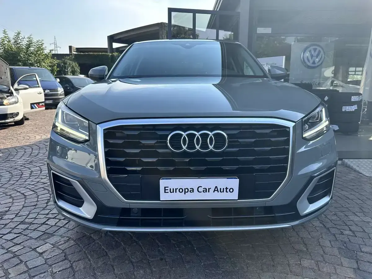Usata Audi Q2 Design 150 CV (110 kW) 2017 Grigio chronos SUV