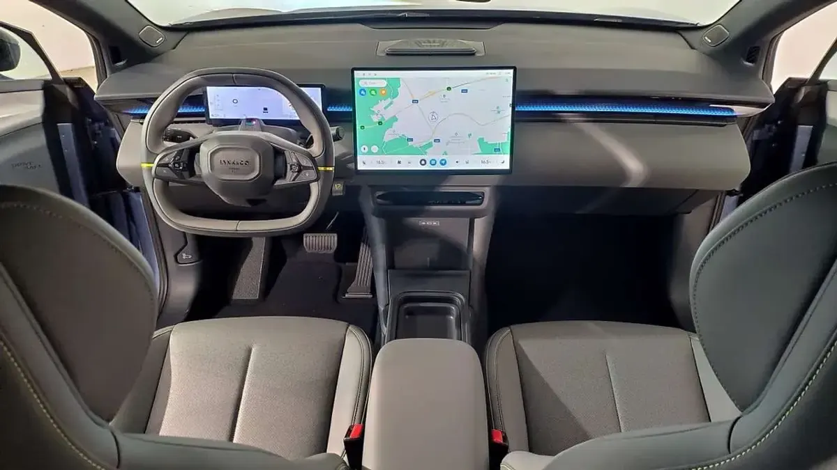 Nuova Lynk & Co 02 200 kW (272 CV) 2025 Techno magenta metallizzato SUV