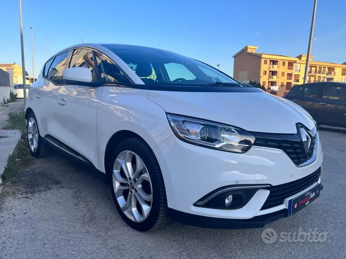 Usata Renault Scénic Business 120 CV (88 kW) 2020 Bianco Monovolume
