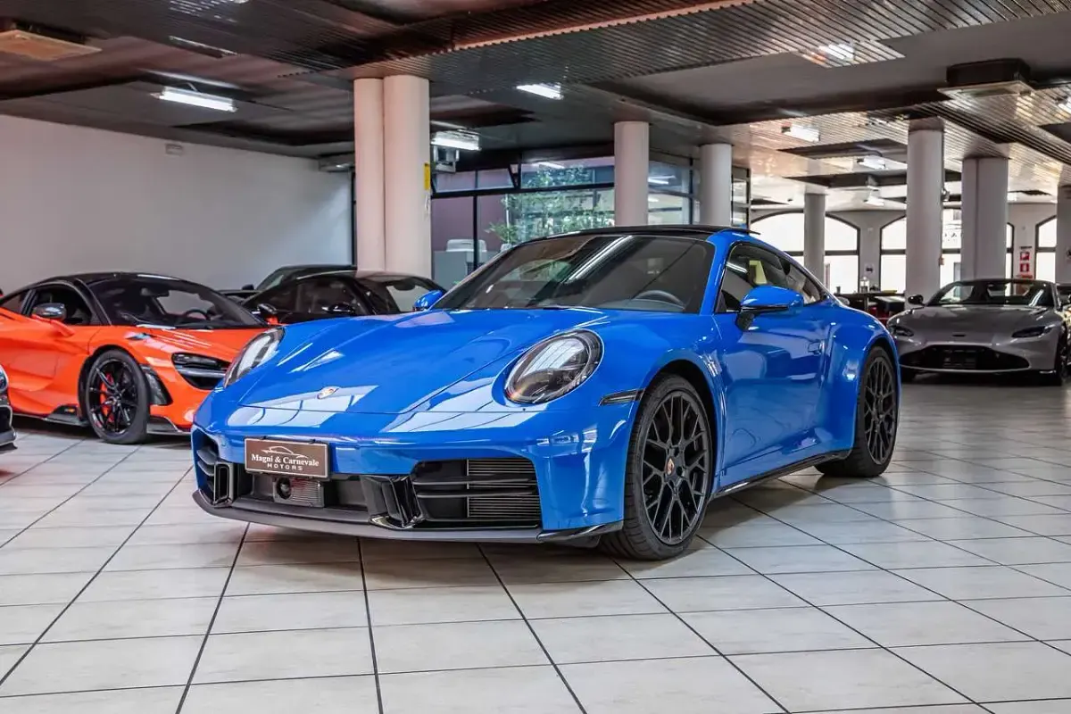 Usata Porsche 911 Carrera Sport 394 CV (289 kW) 2024 Blu lugano Coupé
