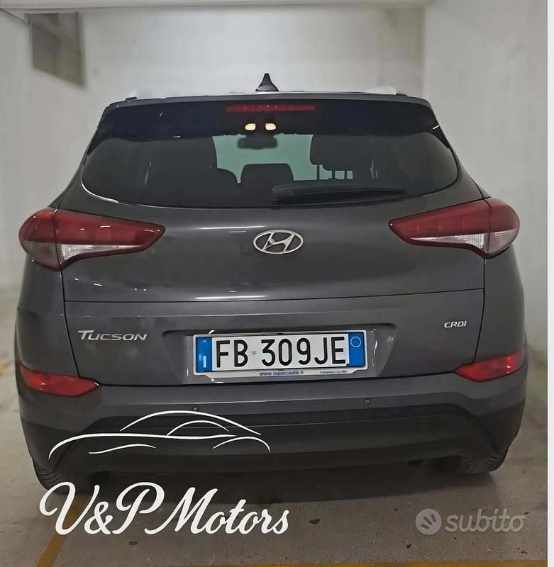 Usata Hyundai Tucson 116 CV (85 kW) 2016 Grigio SUV