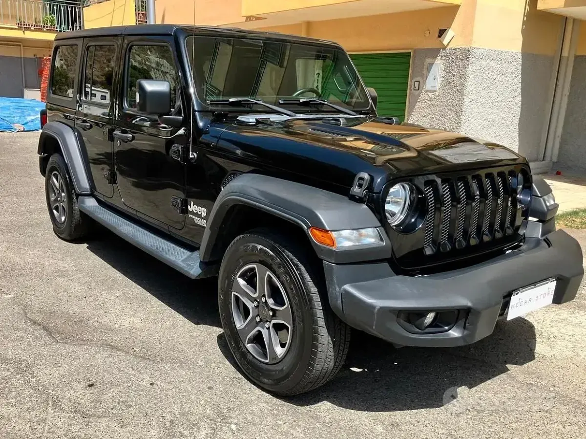 Usata Jeep Wrangler Unlimited Sahara 200 CV (147 kW) 2020 Nero SUV