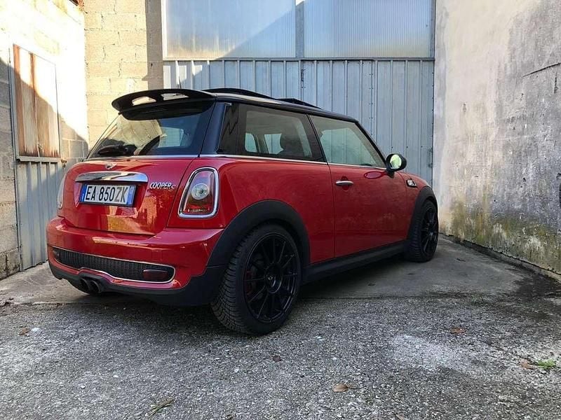 Usata Mini Cooper S 174 CV (127 kW) 2010 Rosso Utilitaria
