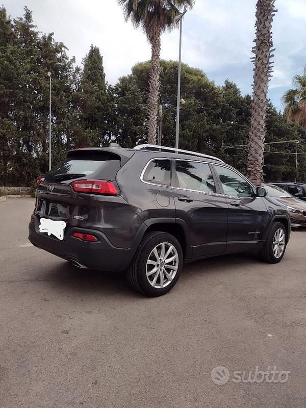 Usata Jeep Cherokee Night Eagle 185 CV (136 kW) 2017 Grigio SUV
