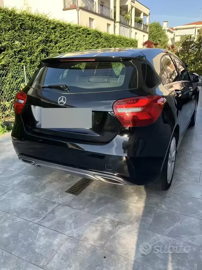 Usata Mercedes A160 90 CV (66 kW) 2017 Nero Berlina