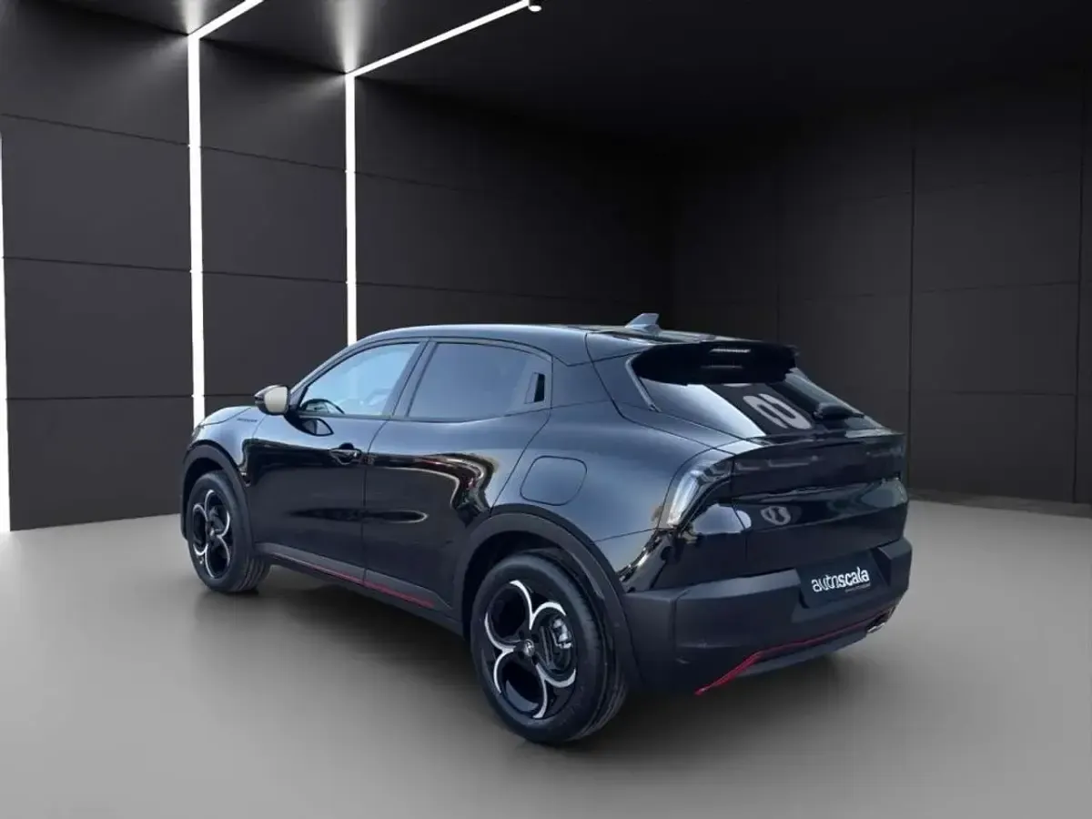 Nuova Alfa Romeo GT Junior Edizione Speciale 136 CV (100 kW) 2025 Nero SUV