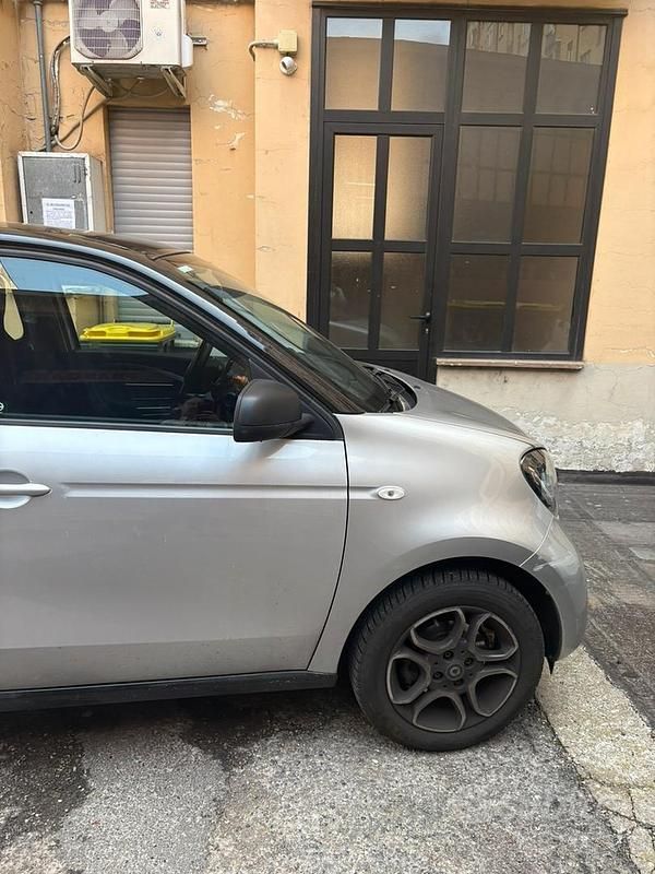 Begagnad Smart ForFour 71 HK (52 kW) 2019 Grå Halvkombi