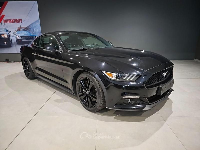 Usata Ford Mustang Premium 317 CV (233 kW) 2015 Nero pastello Coupé