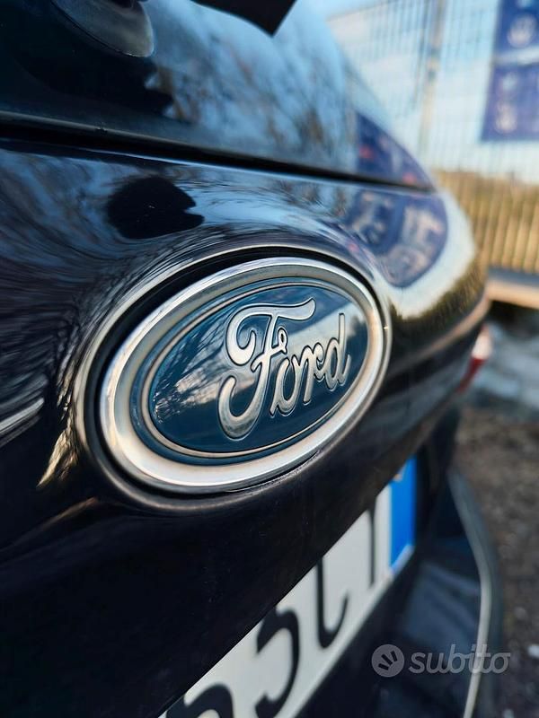 Usata Ford Fiesta Vignale 86 CV (63 kW) 2018 Nero Utilitaria