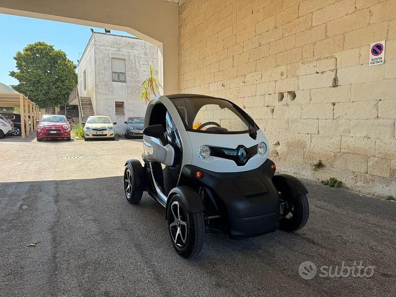 Bianco Usata 2012 Renault Twizy Due volumi | 3500 € (Buon prezzo) - Immagine 1/4