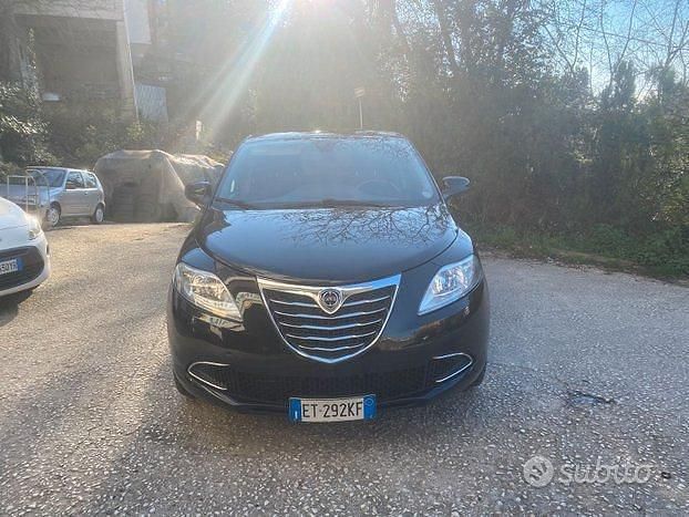 Usata Lancia Ypsilon Silver 95 CV (69 kW) 2013 Nero Utilitaria