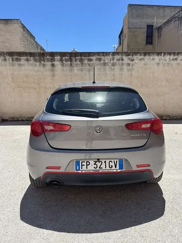 Usata Alfa Romeo Giulietta Super 120 CV (88 kW) 2018 Utilitaria