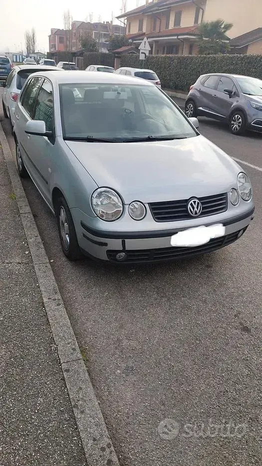 Usata VW Polo Comfortline 75 CV (55 kW) 2003 Grigio Berlina