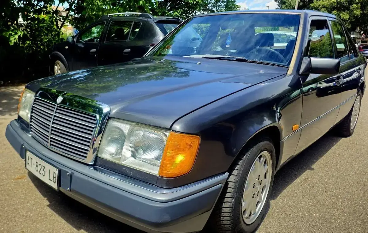 Usata Mercedes E200 122 CV (89 kW) 1990 Berlina