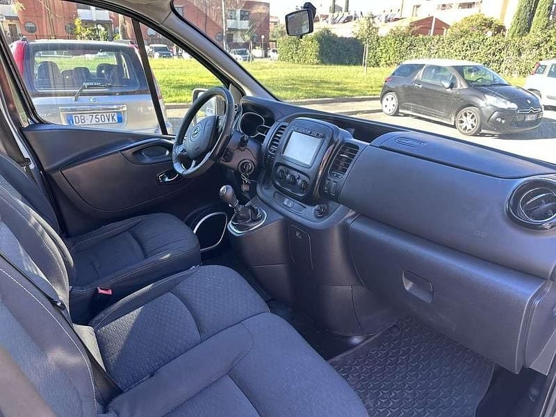Usata Opel Vivaro Sport 125 CV (91 kW) 2016 Grigio Monovolume