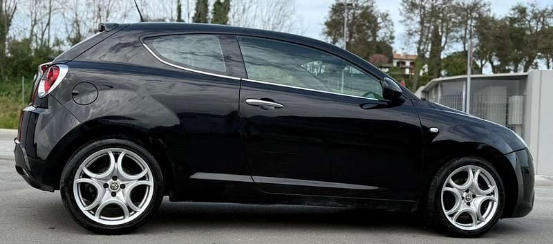Usata Alfa Romeo MiTo Distinctive 90 CV (66 kW) 2010 Nero Utilitaria