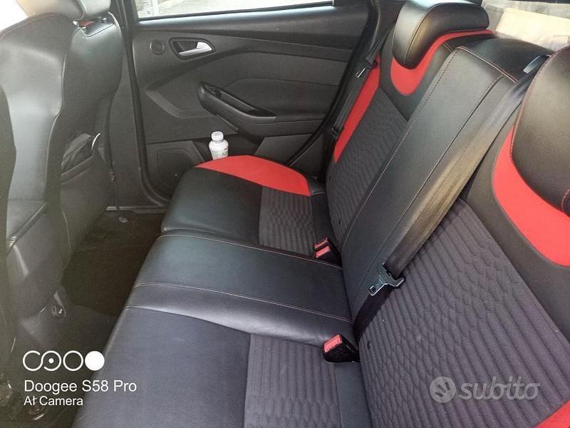 Usata Ford Focus ST 350 CV (257 kW) 2013 Nero Utilitaria