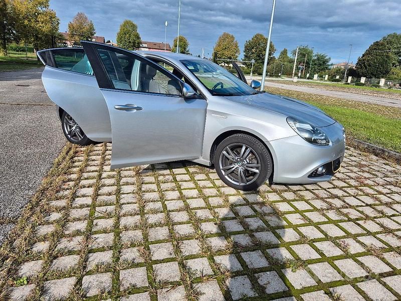 Usata Alfa Romeo Giulietta Distinctive 150 CV (110 kW) 2015 Utilitaria
