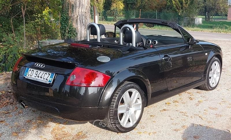 Usata Audi TT 179 CV (131 kW) 2003 Nero Cabrio