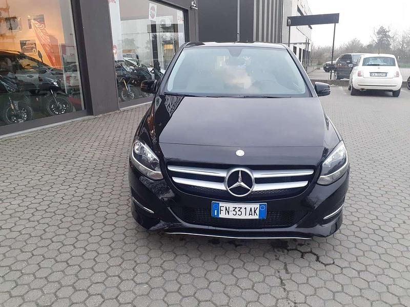 Usata Mercedes B200 Premium 136 CV (100 kW) 2018 Nero Monovolume
