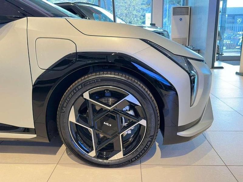 Nuova Kia EV4 GT-Line 50 kW (68 CV) 2026 Ivory silver matte Berlina