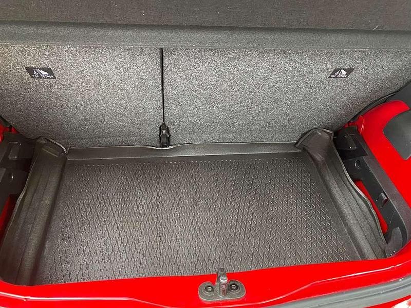 Usata VW e-up! 61 kW (83 CV) 2021 Rosso Utilitaria