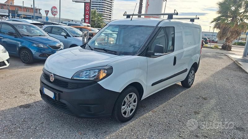 Usata Fiat Doblò 95 CV (69 kW) 2020 Bianco Monovolume