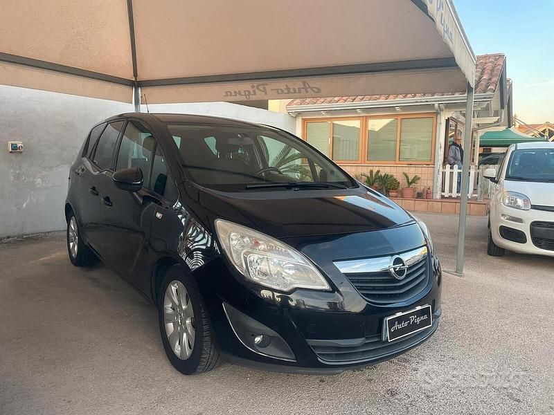 Usata Opel Meriva Cosmo 101 CV (74 kW) 2011 Nero Monovolume