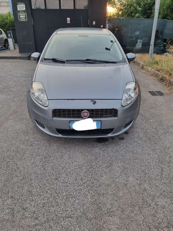 Usata 2008 Fiat Grande Punto Due volumi | 2000 € (Buon prezzo) - Immagine 1/4