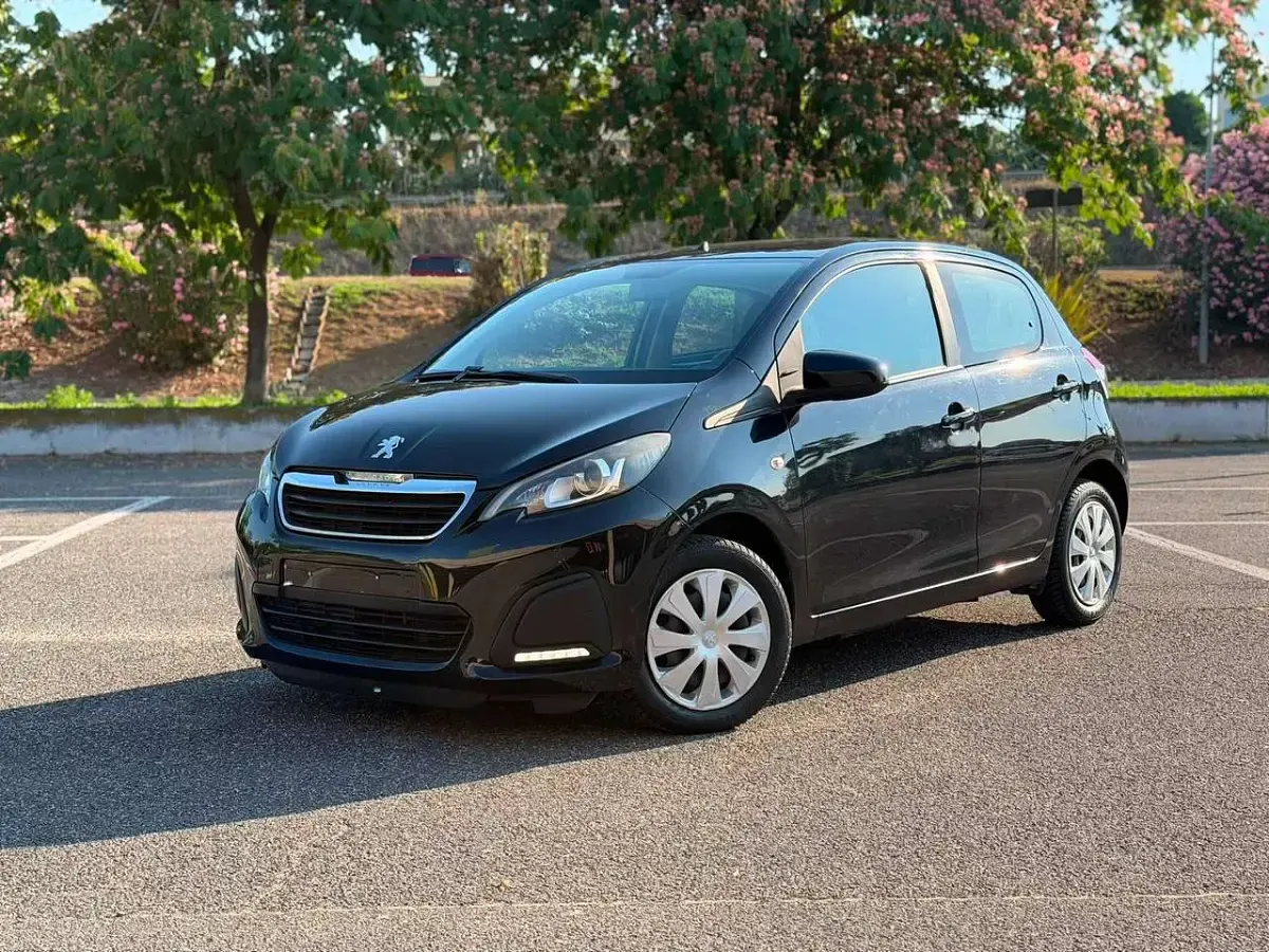 Usata Peugeot 108 Active 69 CV (50 kW) 2015 Nero Cabrio