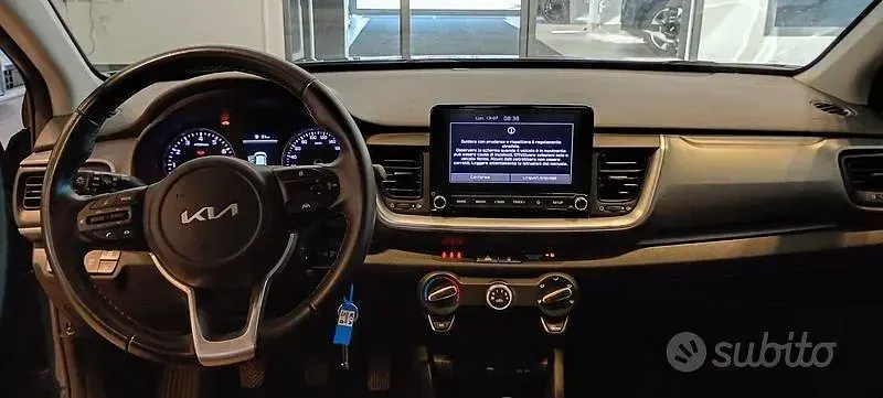 Usata Kia Stonic Urban 84 CV (61 kW) 2022 Grigio SUV