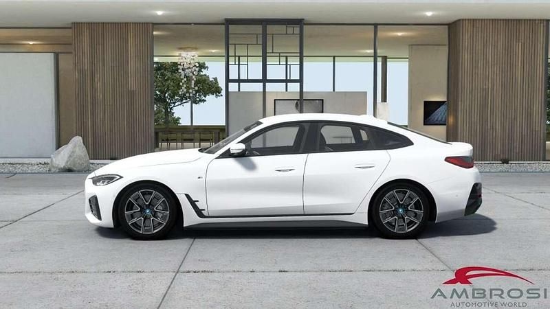 Nuova BMW i4 M Sport 250 kW (340 CV) 2025 Bianco Berlina
