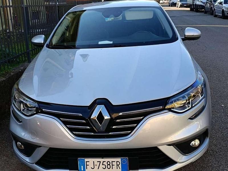 Usata 2017 Renault Mégane IV Intens Berlina | 8500 € (Ottimo prezzo) - Immagine 1/4