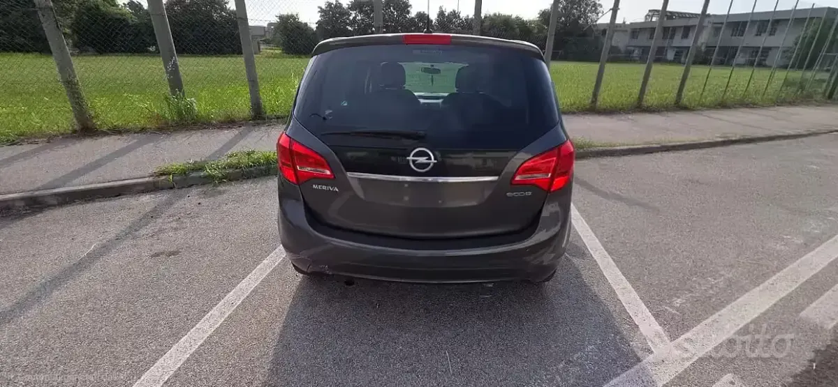 Usata Opel Meriva 95 CV (69 kW) 2011 Marrone Monovolume