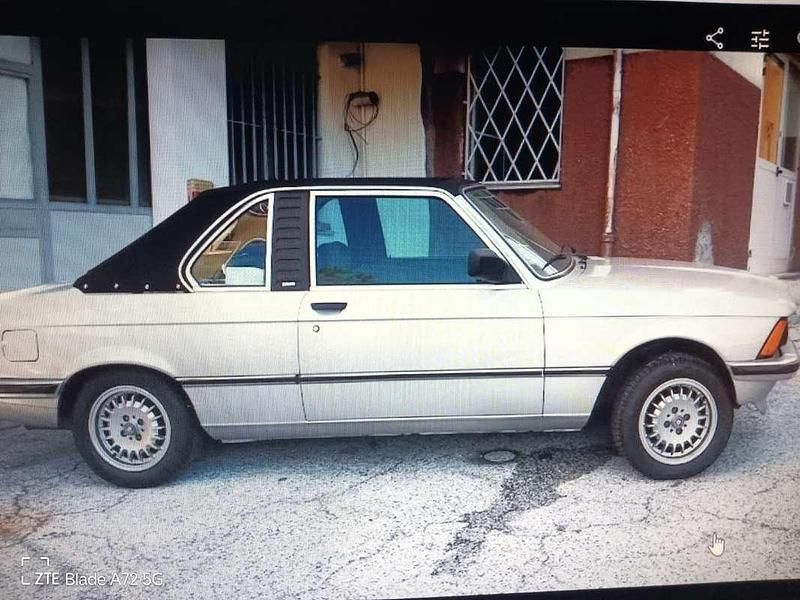 Usata BMW 323 Cabriolet Efficient Dynamics 143 CV (105 kW) 1981 Argento Cabrio
