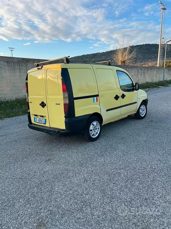 Usata Fiat Doblò 2004 Giallo Monovolume