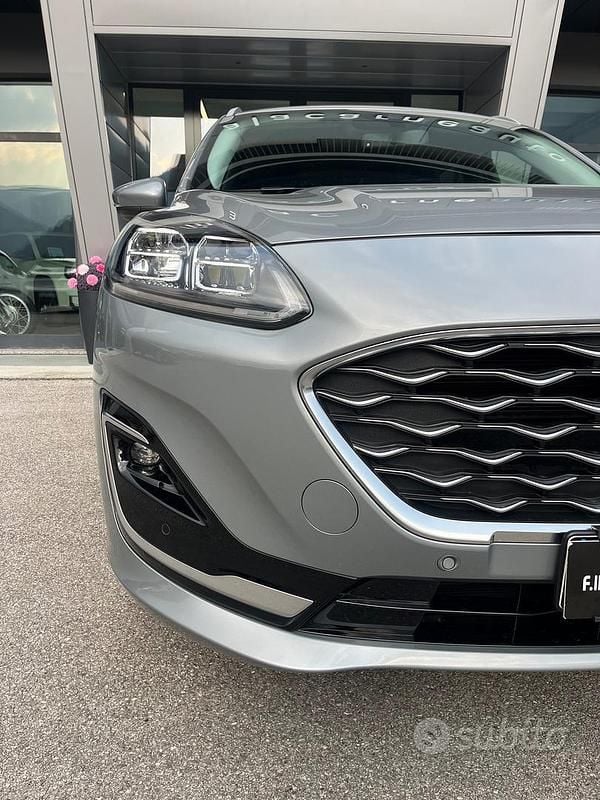 Usata Ford Kuga Vignale 225 CV (165 kW) 2023 Grigio SUV