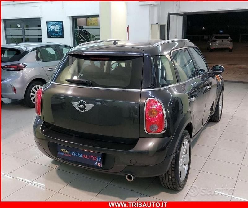Usata Mini One Countryman 91 CV (66 kW) 2015 Gray SUV