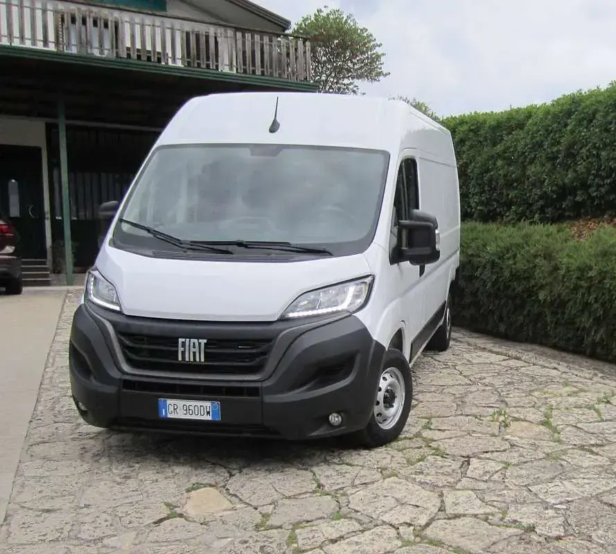Usata Fiat Ducato 33 140 CV (102 kW) 2023 Bianco Furgone