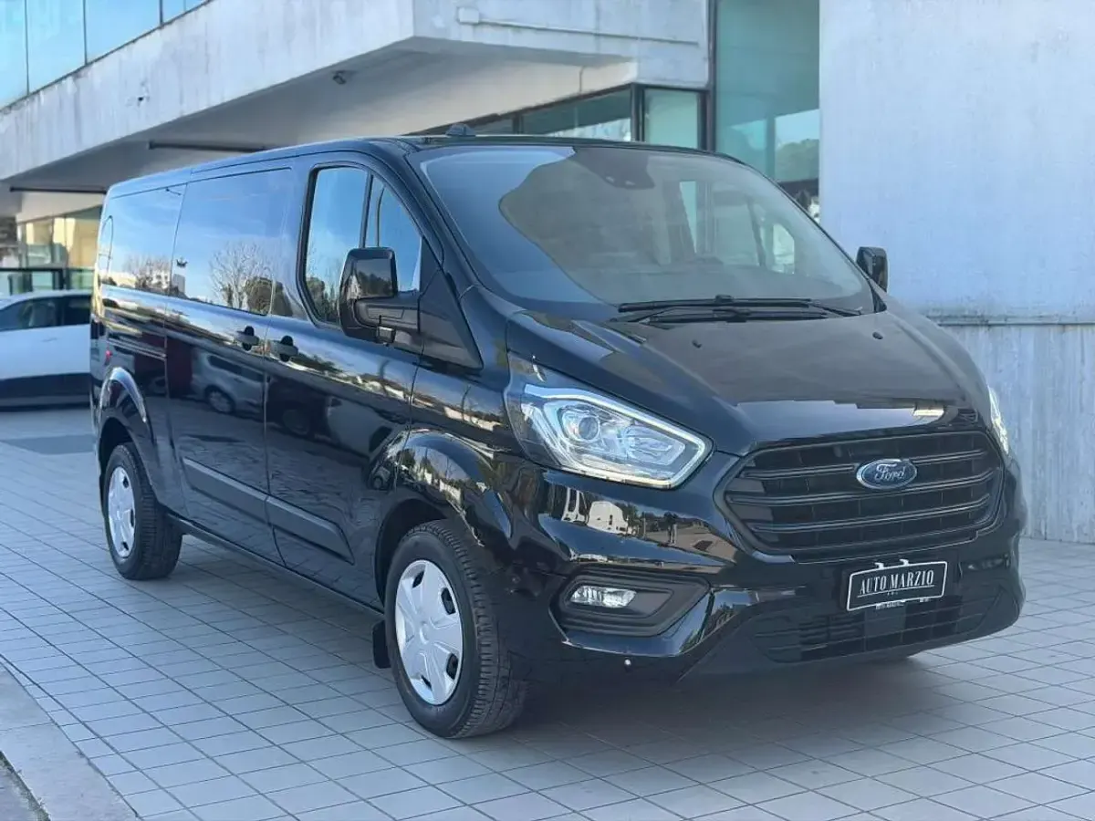 Usata Ford Transit Custom Titanium 131 CV (96 kW) 2021 Nero Furgone